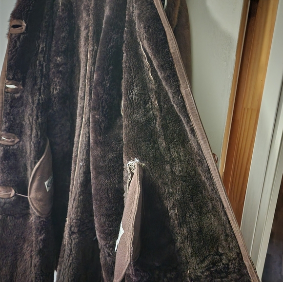 Ferriza Beaver Fur Shearling Women's sz: M (bust 39), L 42", Shoulder Length 27" - Picture 9 of 14